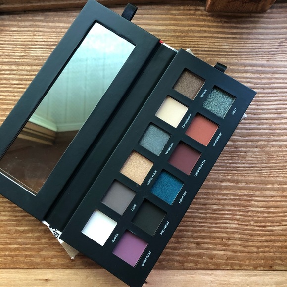 bareMinerals Other - 🎉HP x 2🎉 New Bare Minerals Good Tidings Eyeshadow Palette